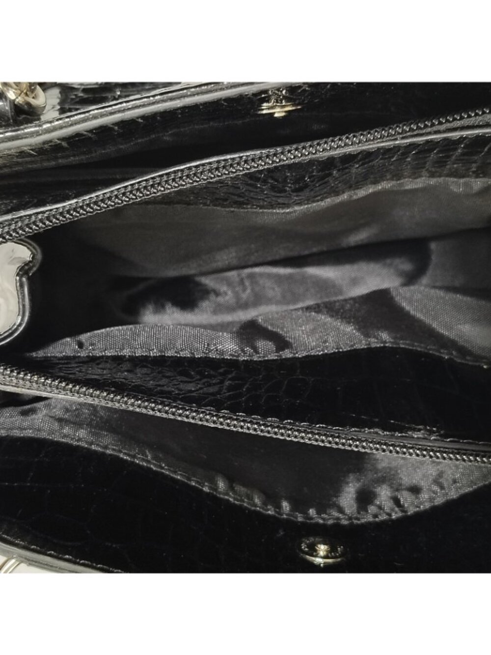 Liz Claiborne Handbag Purse Black 9"x6" Faux Croc Leather Shiny Pockets Chain - Picture 6 of 16
